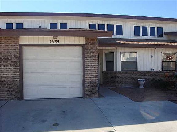 2nd image of 1535 Common Dr
