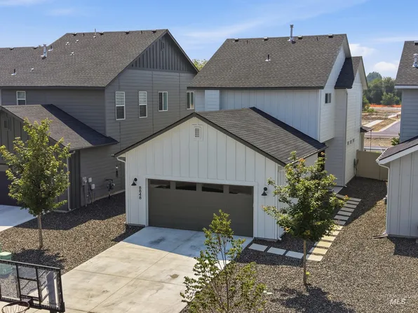 8848 W Hill Road Pkwy, Boise, ID 83714