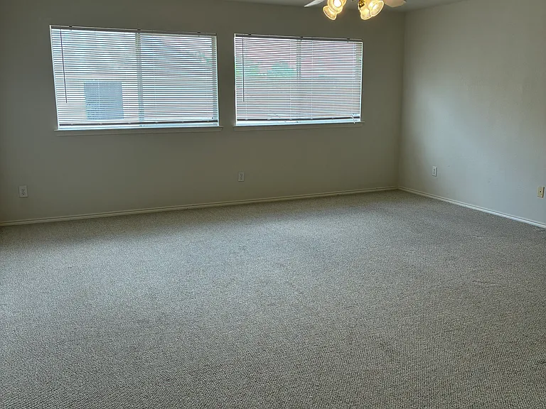 8240 Spring Ridge Dr — Photo 20