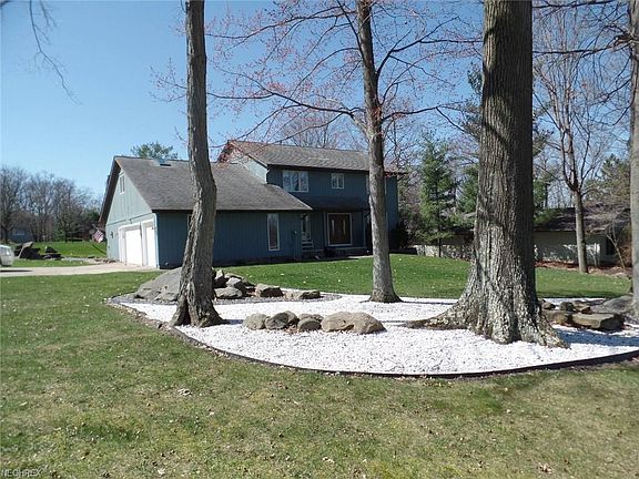 2nd image of 850 Skyland Dr
