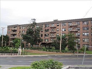 4th image of 2 Birchwood Ct APT 1E