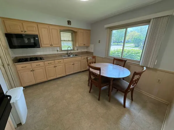 22050 Chardon Rd, Euclid, OH 44117