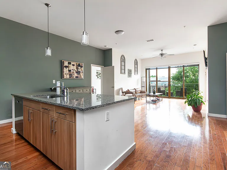 333 Nelson St SW #337 — Photo 1