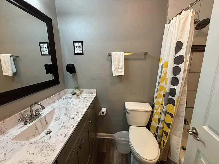 1214 W 6th St #6 — Photo 6
