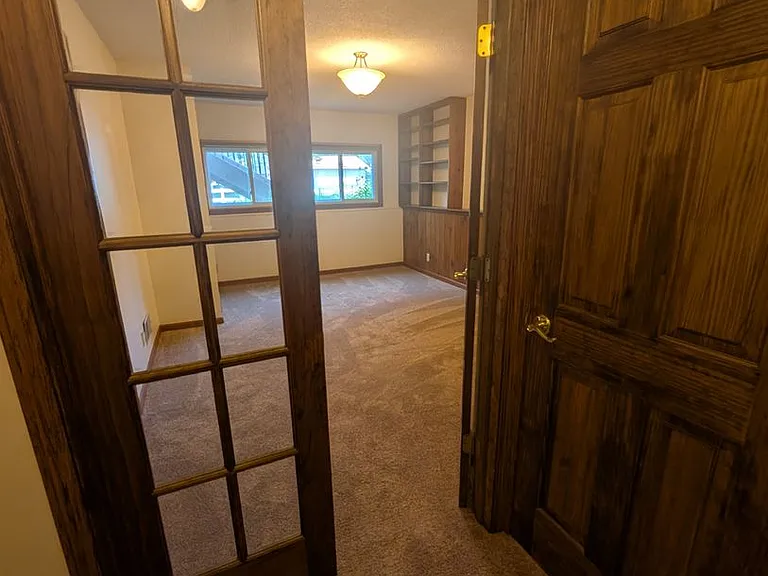 10207 Pilgrim Ln N — Photo 26