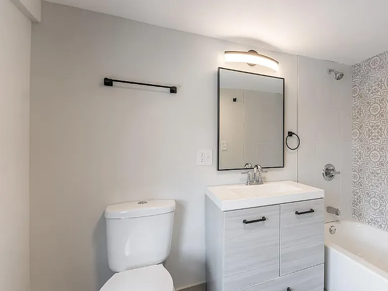 1619 W Highland Ave #CH2 — Photo 4