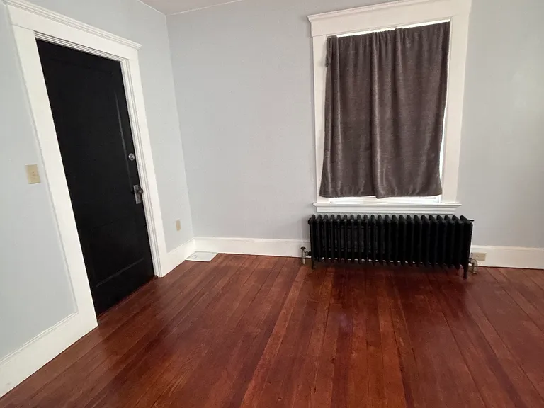 86 Hinman St #1 — Photo 2