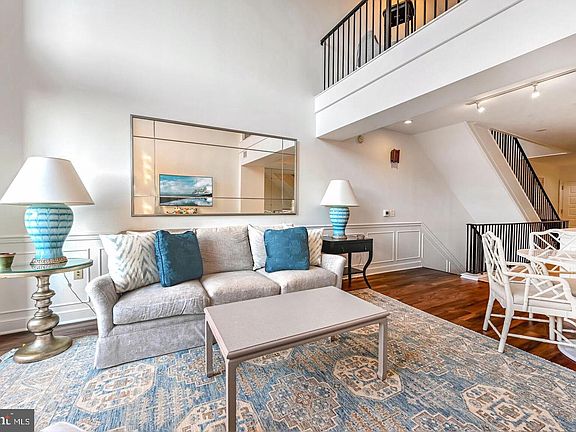 3rd image of 616 E St NW #1150