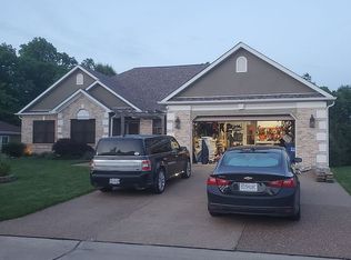 712 Jacobs Crossing Dr, Saint Charles, MO