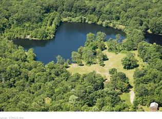 498 S Hoop Pole Rd, Guilford, CT 06437