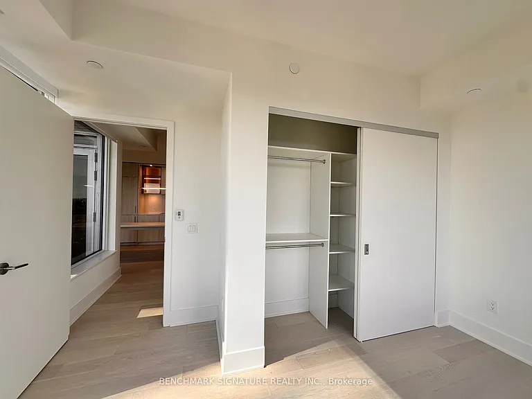 11 Yorkville Ave #3604 — Photo 5