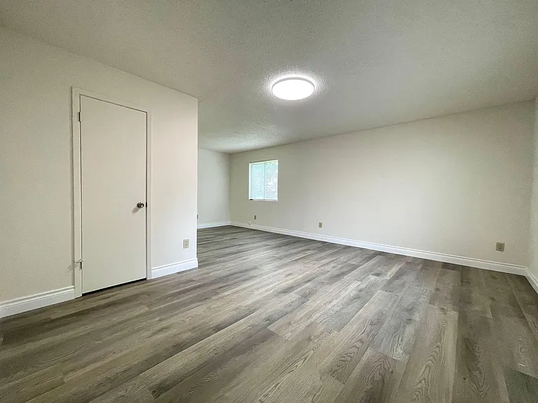 1729 Cricket Hollow Dr — Photo 7
