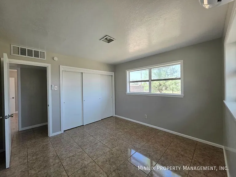 3202 W Illinois Ave — Photo 11