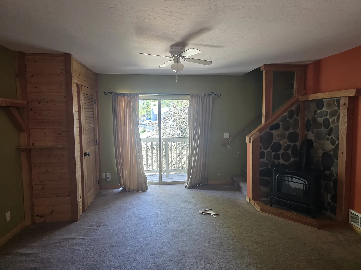 2 bed, 1.5 bath, 1000 sqft, $1,600 — Photo 2