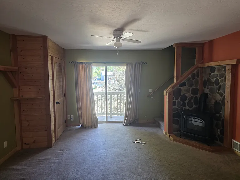 327 S Olive Ave #A — Photo 2