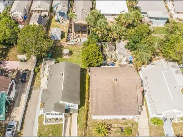136 S Oleander Ave — Photo 35