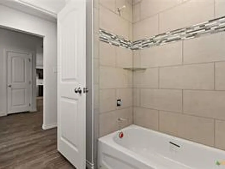 5209 White Rose Dr — Photo 9