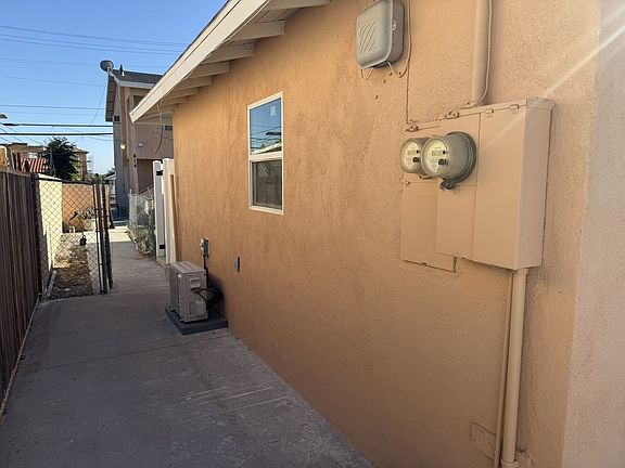3rd image of 814 E Erna Ave #C