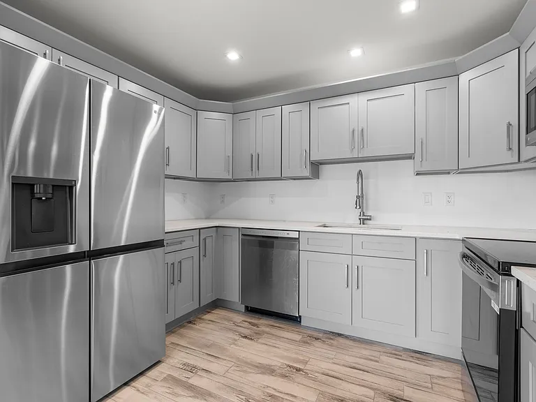 245 E Main St #2 — Photo 12