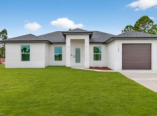 1108 Eauclaire St E, Lehigh Acres, FL 33974