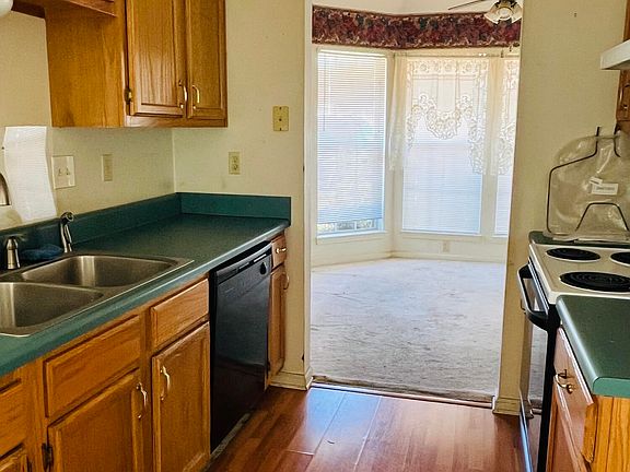4th image of 2947 Waverly Dr
