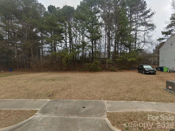 1725 Fox Hollow Dr, Raleigh, NC 27610