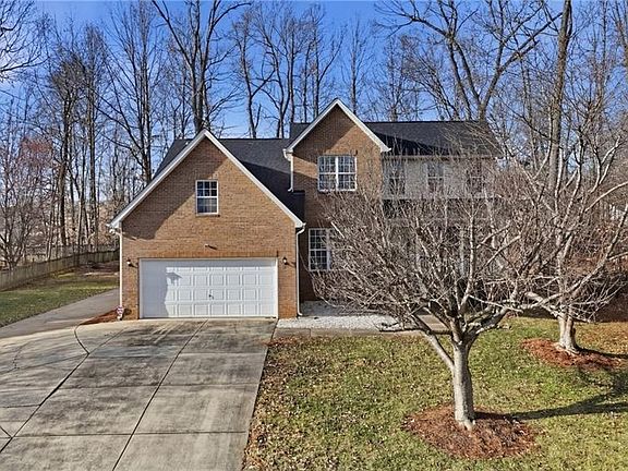 4th image of 4336 Clovelly Dr