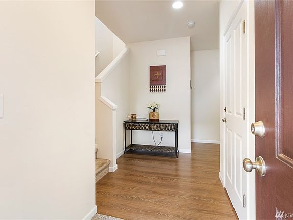 3rd image of 1019 28th St NW