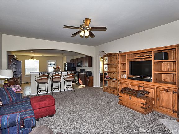 3rd image of 9223 S 253rd East Ave