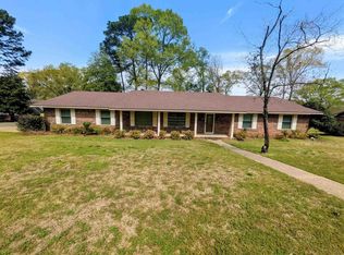 1098 Quapaw St, Camden, AR 71701