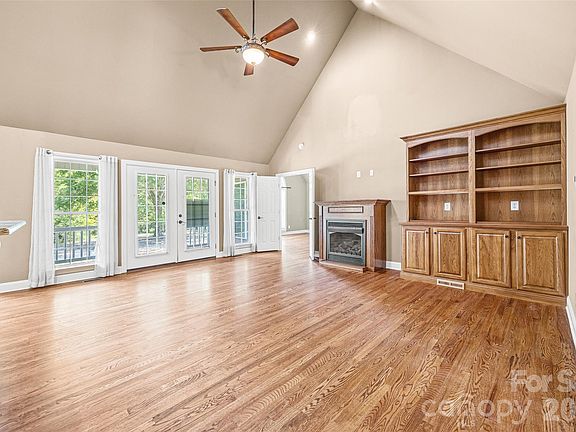 4th image of 2229 Starnes Rd