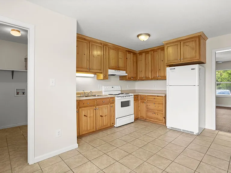 140 Lain Mark Dr — Photo 10