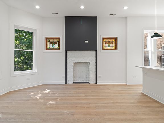 4th image of 2520 N Mozart St APT 1F