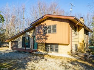 10602 Woodstock Rd, Garden Prairie, IL 61038