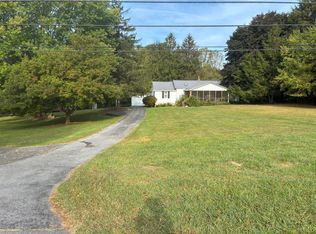 1738 Maple Ave, Fayetteville, WV 25840