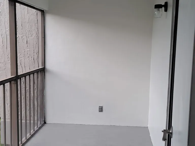 230 Lakeview Dr — Photo 15
