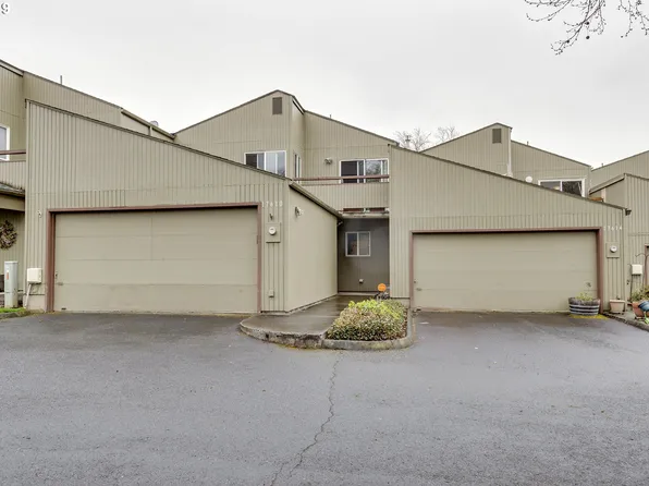 17610 NW Rolling Hill Ln, Beaverton, OR 97006