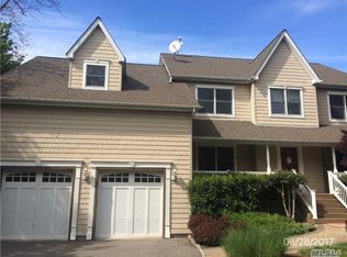 15 Ketewomoke Dr, Halesite, NY 11743