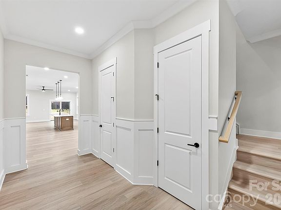 5th image of 551 Perry Rd
