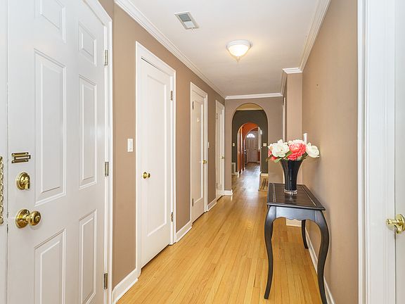 3rd image of 7408 N Claremont Ave #3N