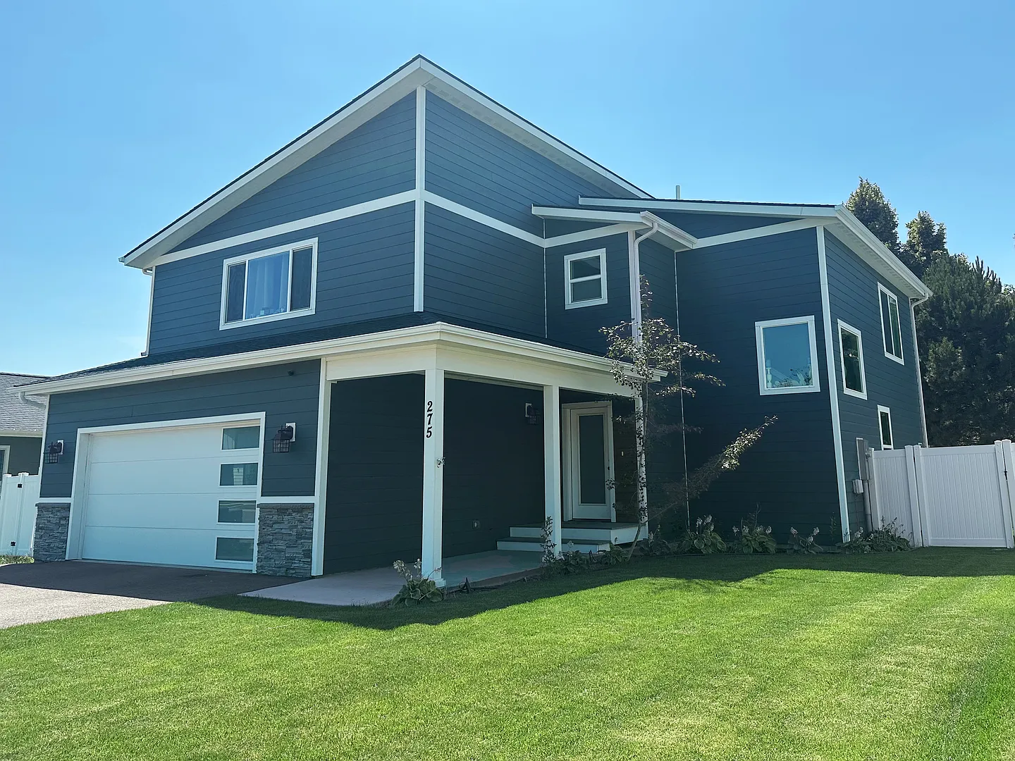 Spacious 3 Bedroom Home in Aspen Creek Estates with Mountain Views — Photo 2