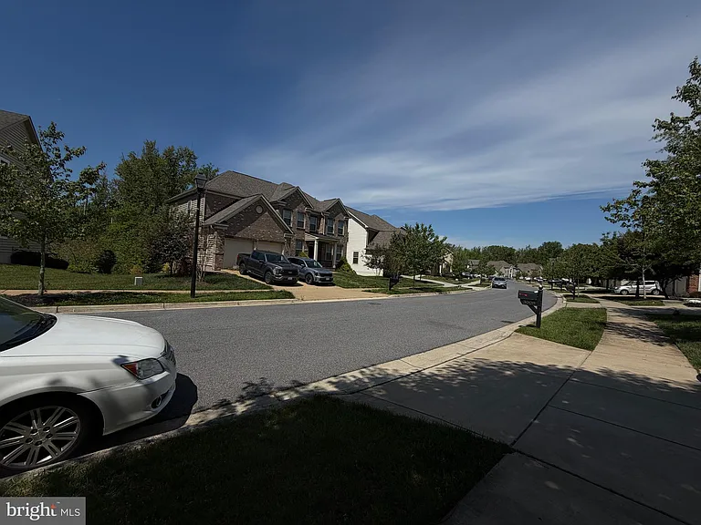 3010 Winterbourne Dr — Photo 16