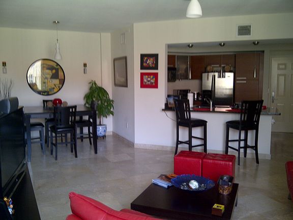 Leaving/dining room