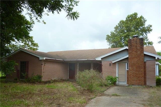 1st image of 301 Brown Dr
