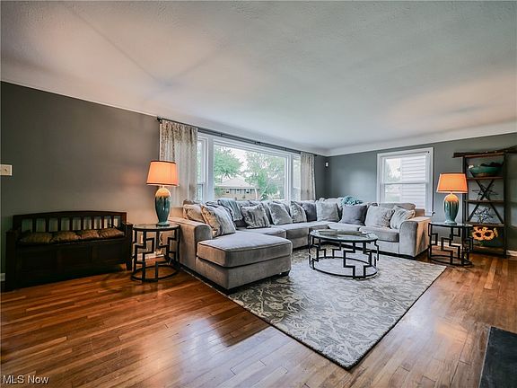 4th image of 4338 Acacia Dr