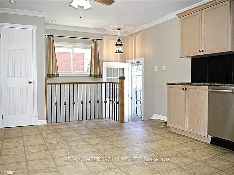 5 McCammon St #UPPER — Photo 13