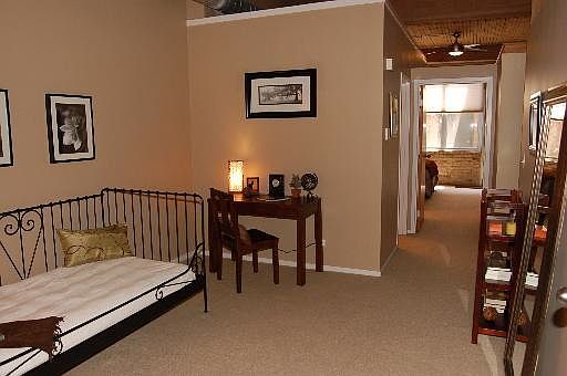 4th image of 2333 W Saint Paul Ave APT 205