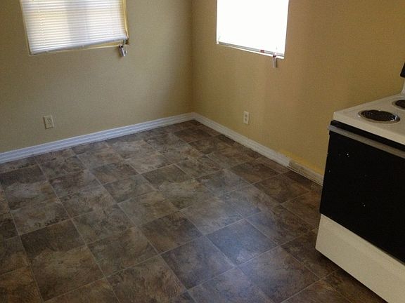 2nd image of 420 Glenview Dr