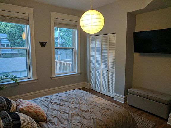 3rd image of 4447 Pershing Ave