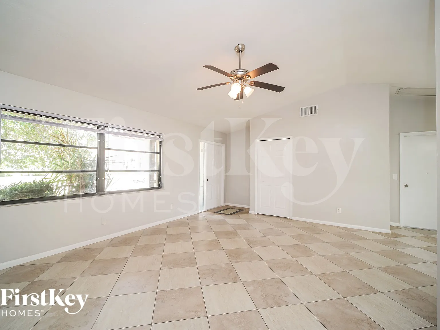 3 bed, 2.0 bath, 1471 sqft, $1,835 — Photo 3